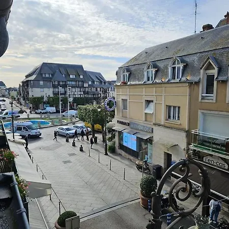 Place Morny, Maison De Ville, 2 Chambres, Terrasse